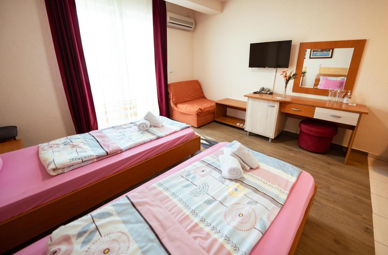 Hotel Holiday-M Οχρίδα Εξωτερικό φωτογραφία