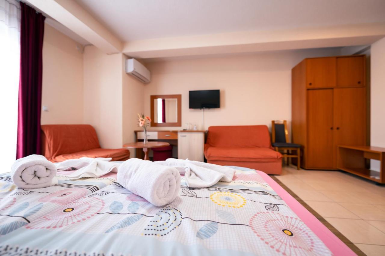 Hotel Holiday-M Οχρίδα Εξωτερικό φωτογραφία