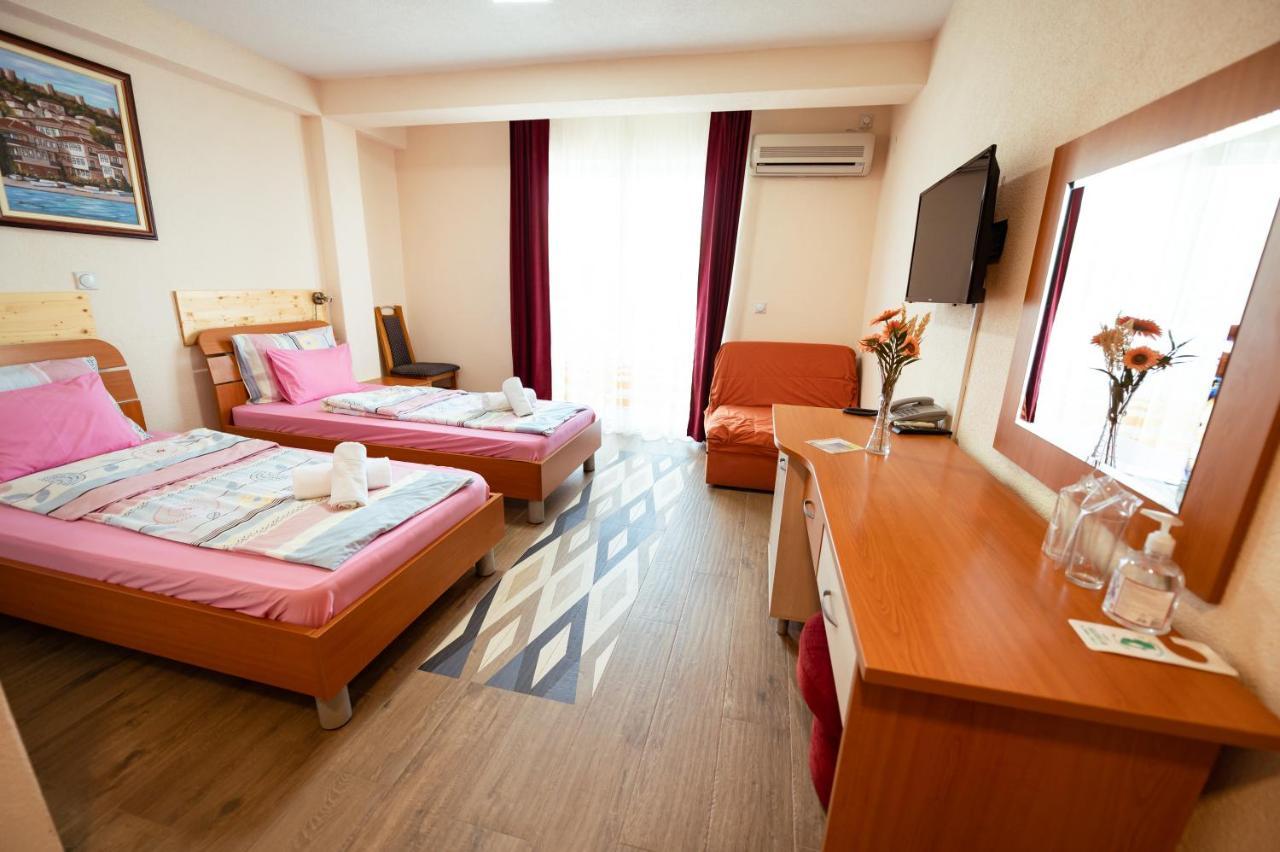 Hotel Holiday-M Οχρίδα Εξωτερικό φωτογραφία