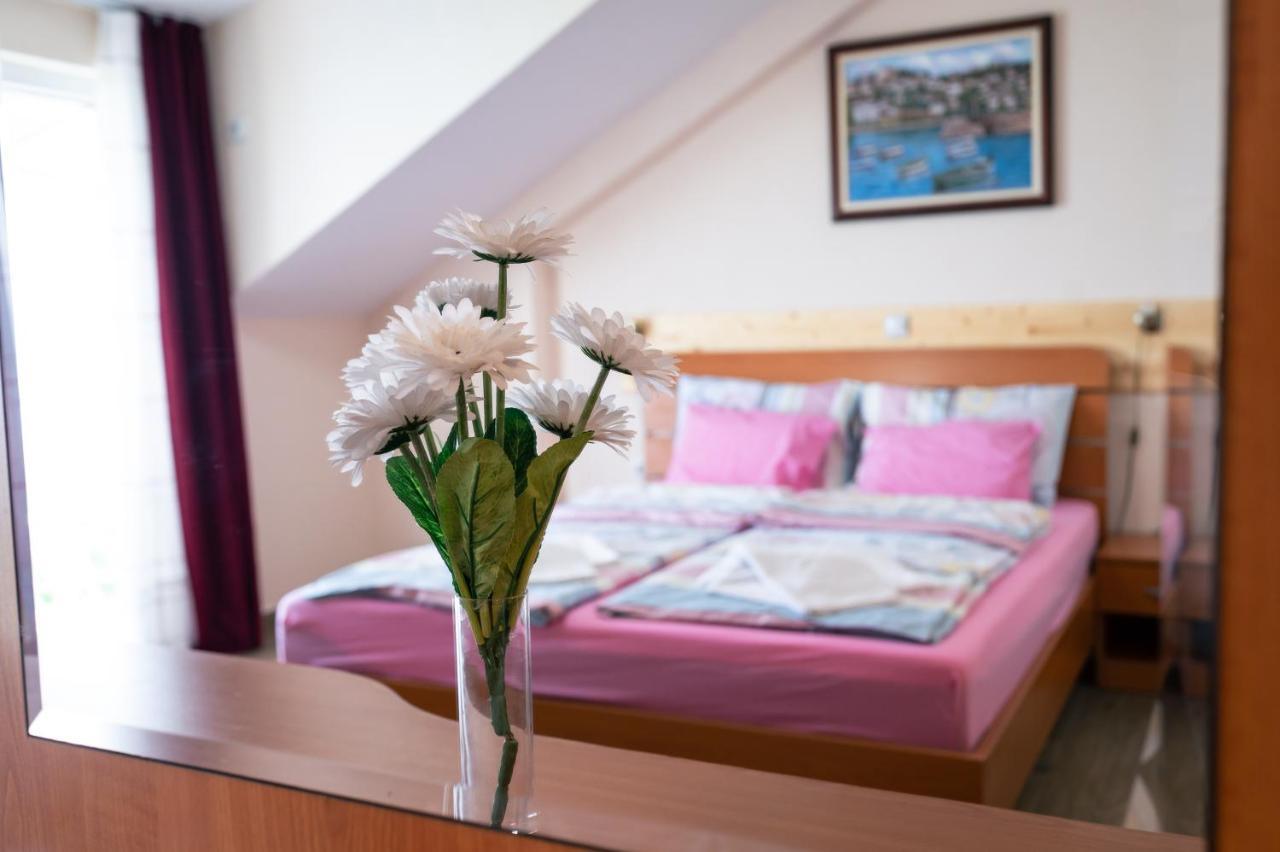 Hotel Holiday-M Οχρίδα Εξωτερικό φωτογραφία